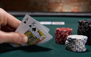 Nắm chắc poker là gì